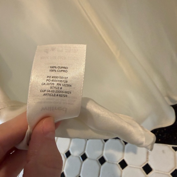 Aritzia Wilfred Allusion Camisole size
Small - Picture 7 of 7